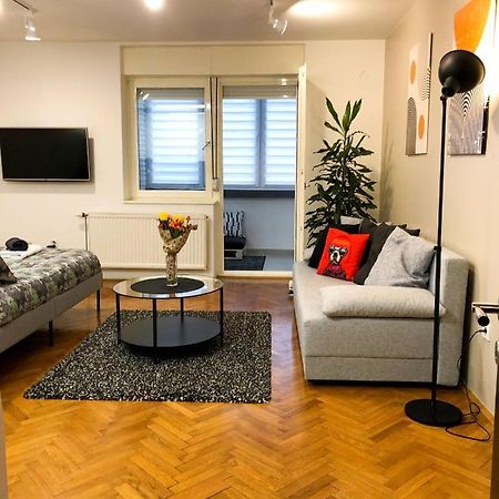 Promo - Flora Apartment Novi Sad Buitenkant foto