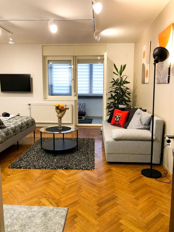 Promo - Flora Apartment Novi Sad Buitenkant foto